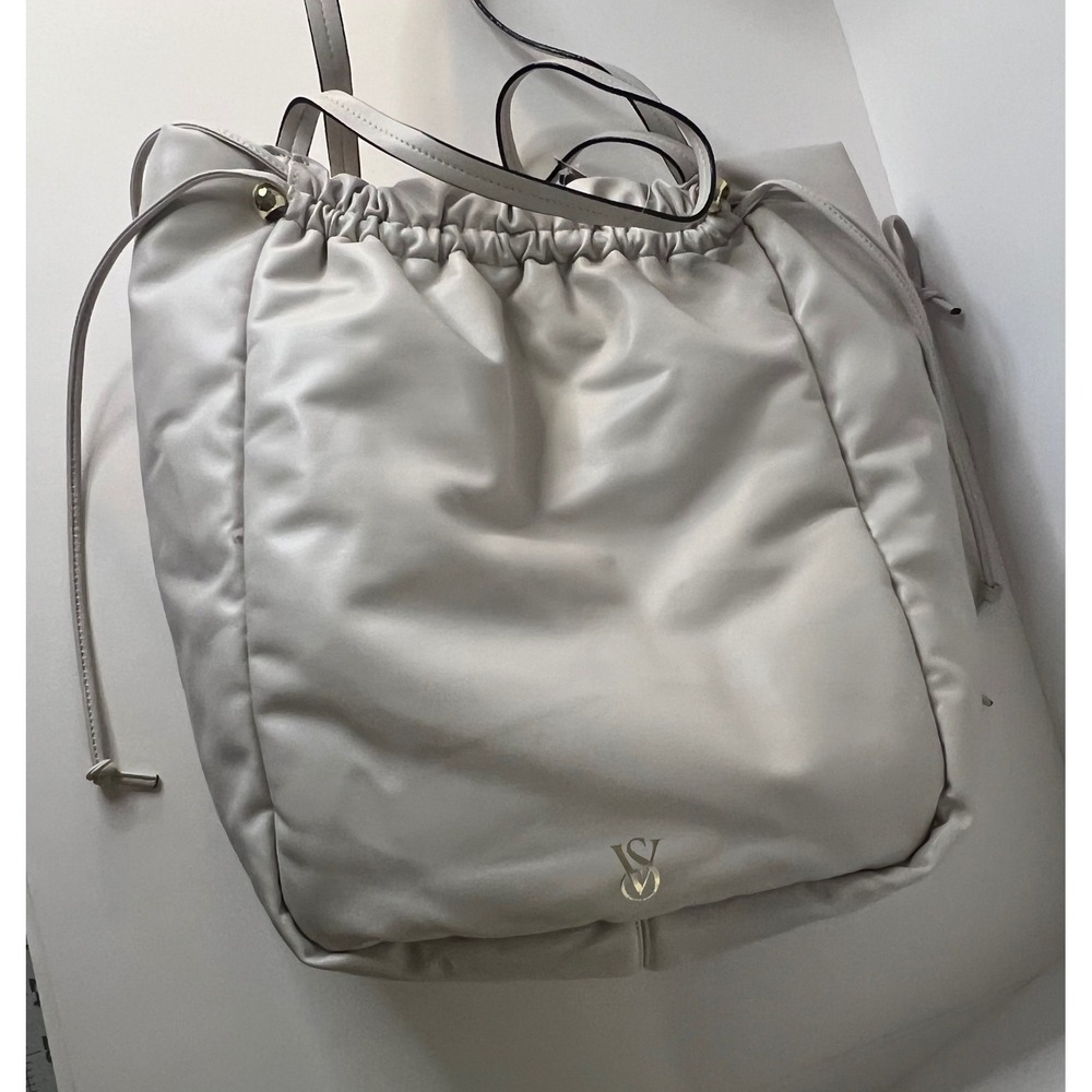 Victoria Secret Faux Leather Puff Soft Bag Beige Hobo Cinch NWT Flaw 12 x 14"